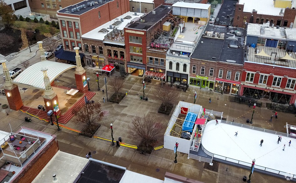 More Photos Of 17 Market Sq, Knoxville Storefront Retail Office For Sale