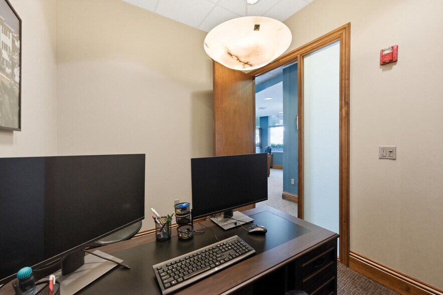 More Photos Of 9420 Bonita Beach Rd, Bonita Springs Office For Lease