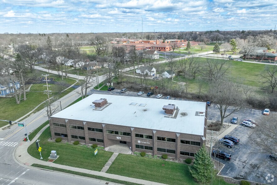 More Photos Of 101 N Virginia St, Crystal Lake Medical For Lease