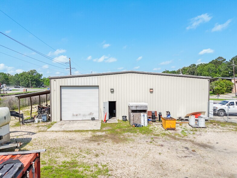 More Photos Of 11950 Richcroft Ave, Baton Rouge Warehouse For Sale