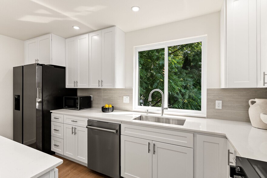 More Photos Of 14643 8th Ave SW, Burien Apartments For Sale