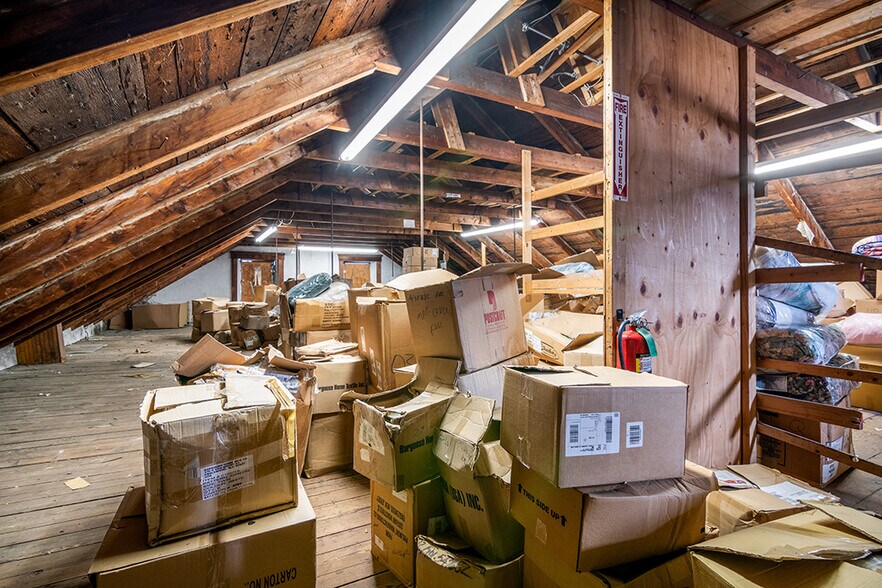 More Photos Of 12 Factory St, West Warwick Light Distribution For Sale