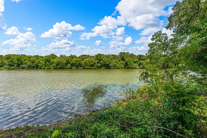 More Photos Of TBD Rainbow Dr, Woodway Land For Sale