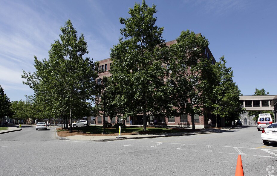 More Photos Of 33 Bartlett St, Lowell Medical For Sale