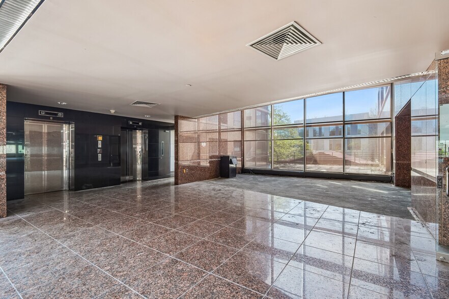 More Photos Of 1000 Sylvan Ave, Englewood Cliffs Office For Sale