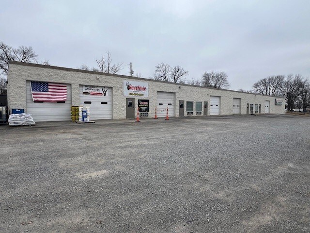 Primary Photo Of 1204 Meadowbrook Dr, Cape Girardeau General Retail For Lease