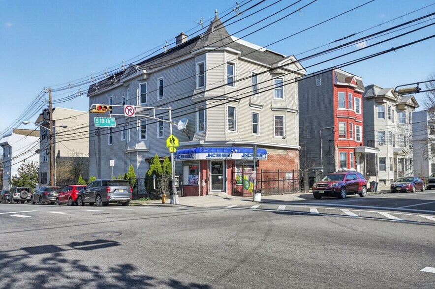 Primary Photo Of 661 S 18th St, Newark Apartments For Sale