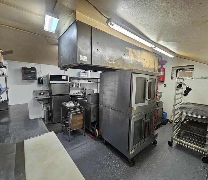 More Photos Of 735 Avenue E, Hawley Restaurant For Sale