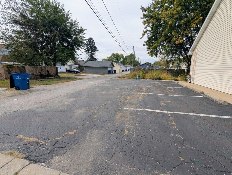 More Photos Of 302-306 S Baldwin Ave, Marion Office For Lease