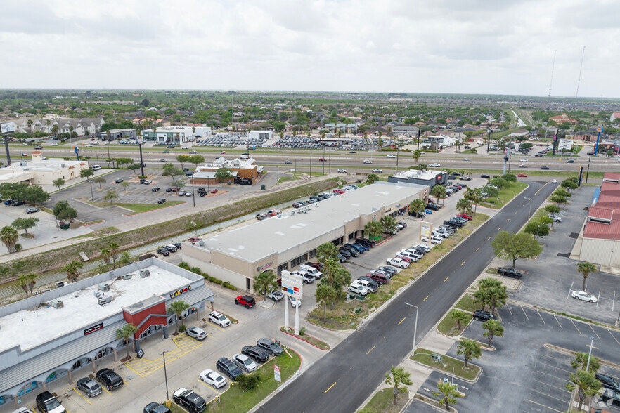 More Photos Of 568 Springmart Blvd, Brownsville Storefront For Lease