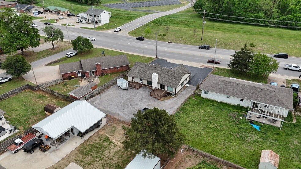 More Photos Of 1217 W Main St, Jenks Office For Lease