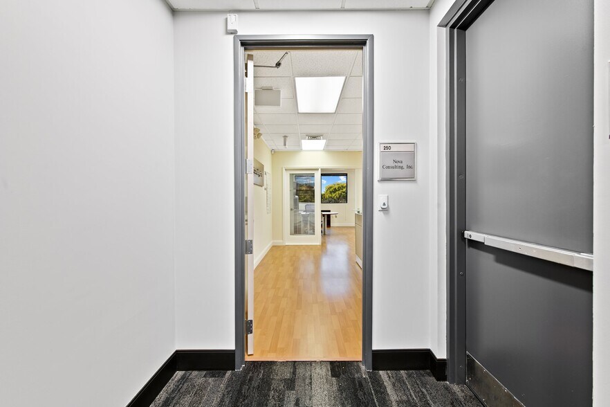 More Photos Of 3323 W Commercial Blvd, Fort Lauderdale Office For Sale