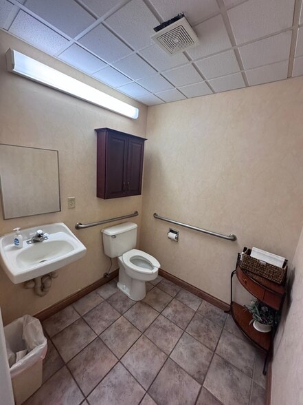 More Photos Of 7086 Corporate Way, Dayton Office For Lease