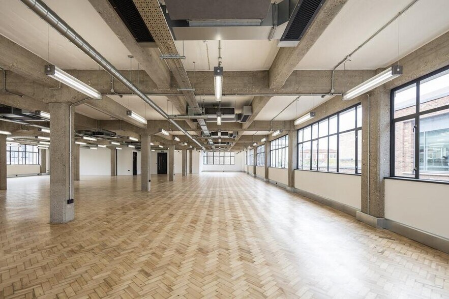More Photos Of 15-27 Gee St, London Office Residential For Lease