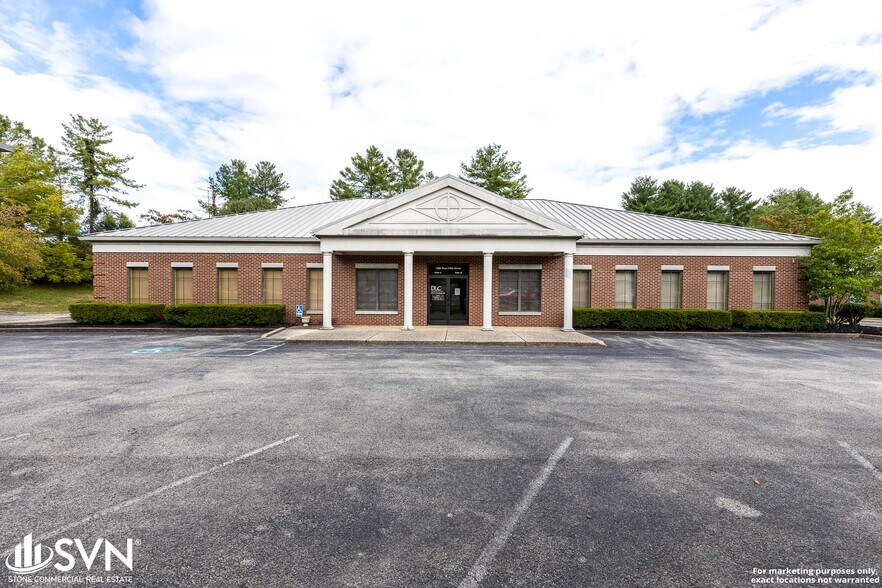 More Photos Of 1360 W 5th St, London Medical For Lease