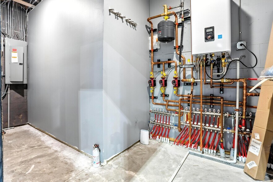 More Photos Of 4252 16th Ave N, Grand Forks Service For Sale