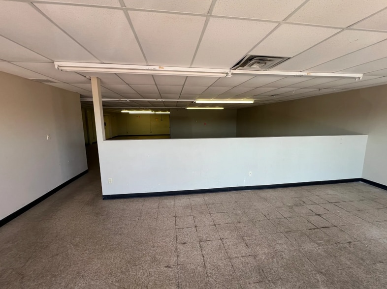 More Photos Of 2840 NW 59th St, Oklahoma City Unknown For Lease