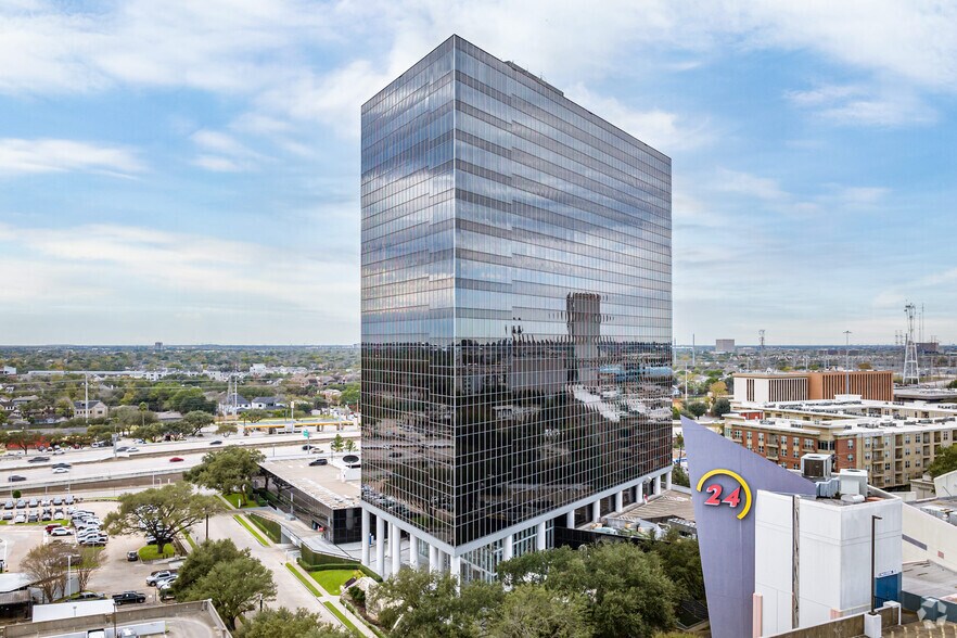 More Photos Of 24 Greenway Plz, Houston Office For Lease