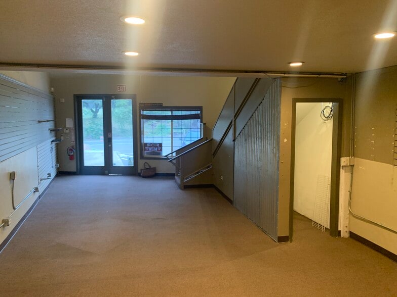 More Photos Of 2210 Taylor Rd, Penryn Freestanding For Lease