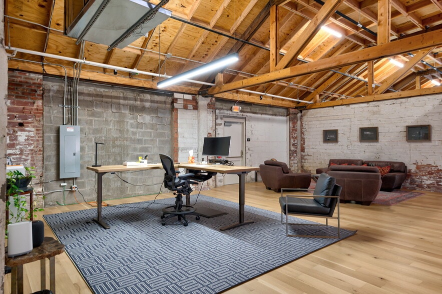 More Photos Of 111 NW 8th St, Oklahoma City Office For Sale