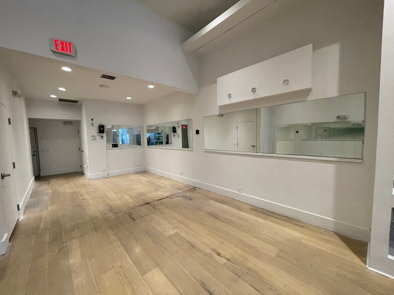 More Photos Of 355-359 Miracle Mile, Coral Gables Freestanding For Lease