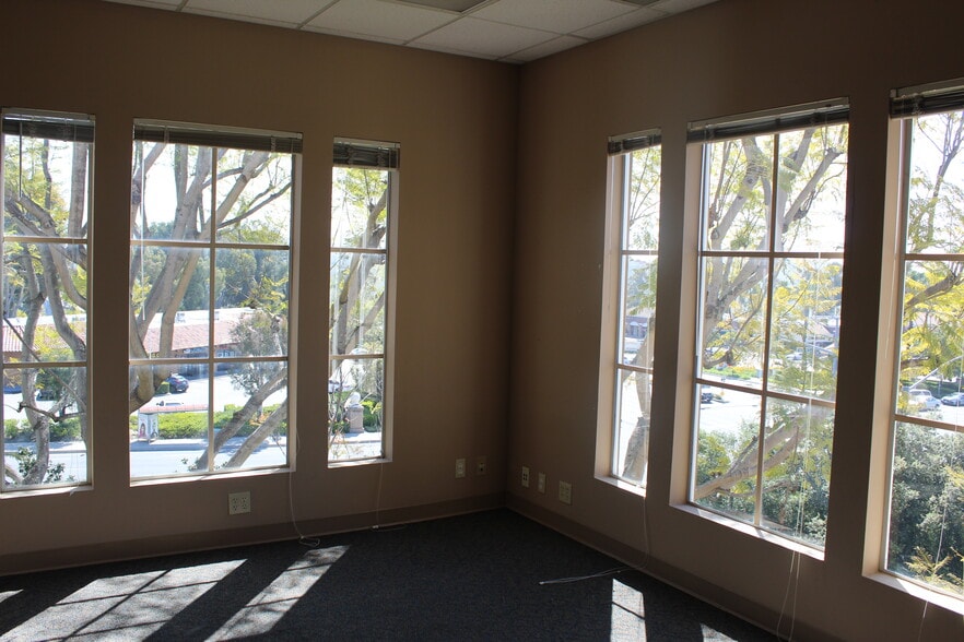 More Photos Of 26391 Crown Valley Pky, Mission Viejo Office For Lease