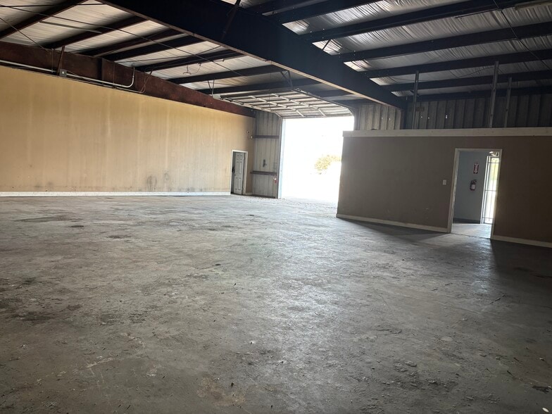 More Photos Of 1120 County Road 129, Alvin Warehouse For Sale