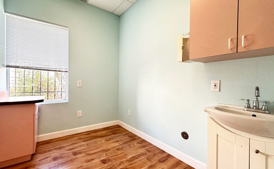 More Photos Of 1865 Alum Rock Ave, San Jose Medical For Lease