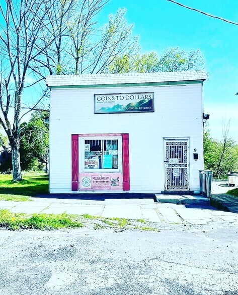 Primary Photo Of 9 Ontario St, Liberty Freestanding For Sale