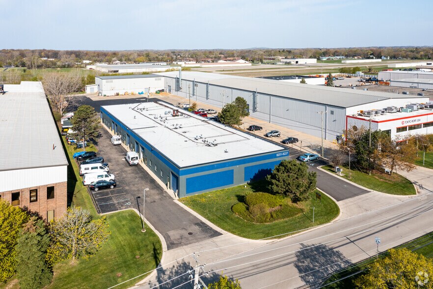 More Photos Of 8201-8227 Ronda Dr, Canton Township Warehouse For Lease