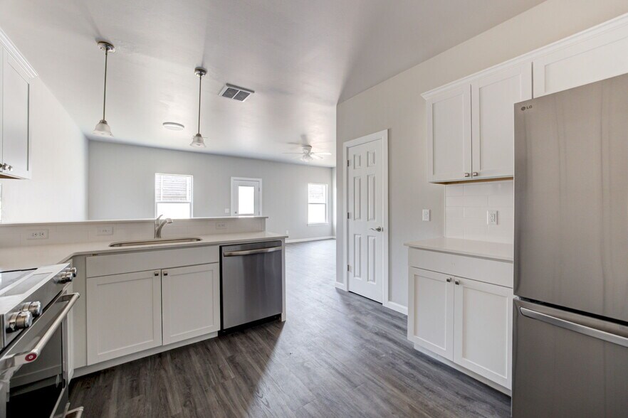 More Photos Of 12001 Rivers Trl, Oklahoma City Specialty For Sale