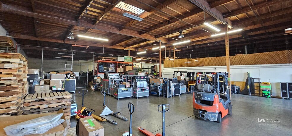 More Photos Of 20925 S Bonita St, Carson Warehouse For Lease