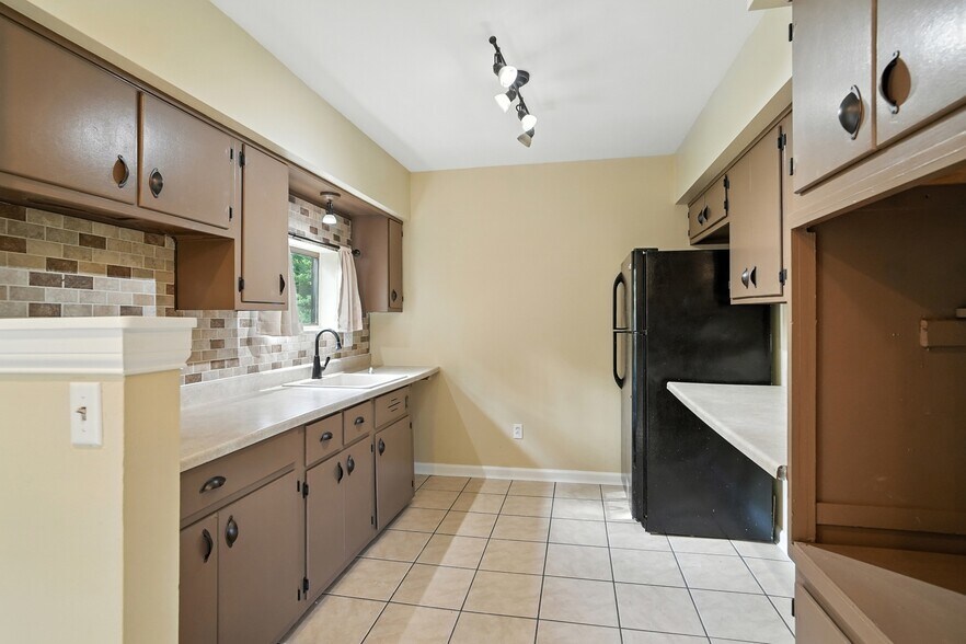 More Photos Of 7826 Columbia Rd, Maineville Office For Sale