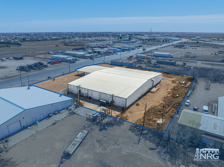 More Photos Of 409 NW Mustang Dr, Andrews Warehouse For Lease