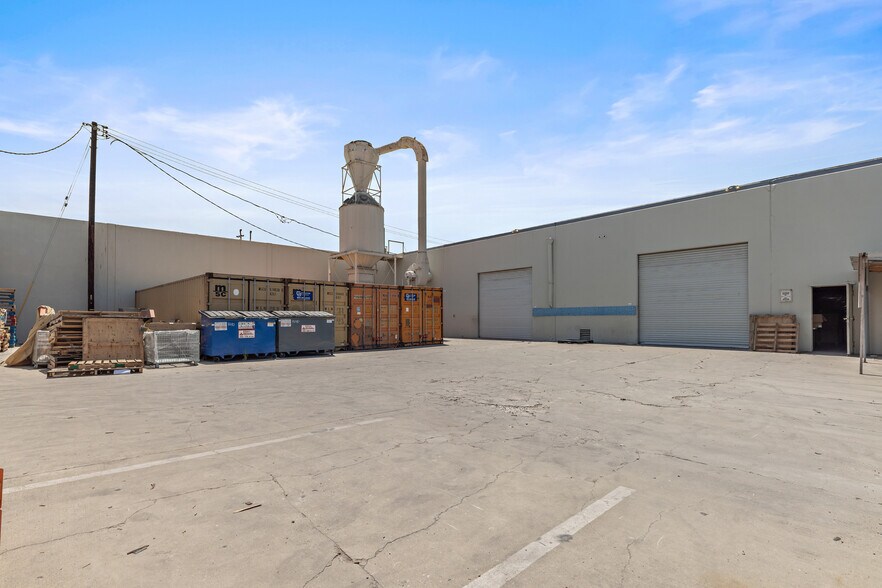 More Photos Of 7200-7240 Adams St & Texaco Ave, Paramount Warehouse For Sale