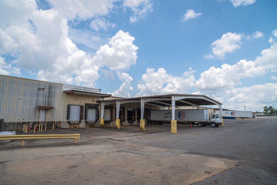 More Photos Of 11200 Wildwood Dr, Olive Branch Manufacturing For Lease