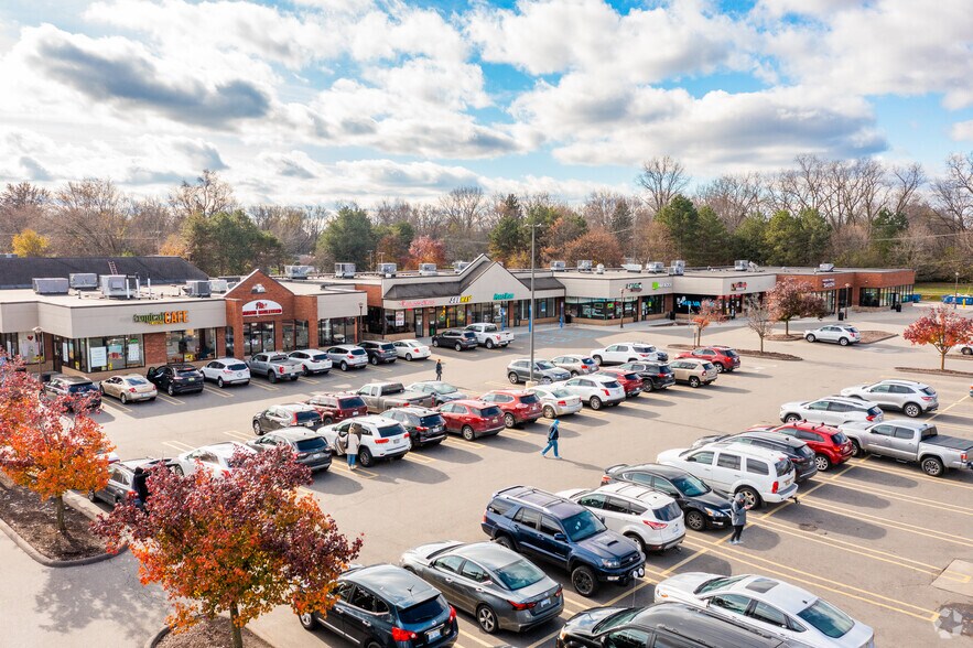 More Photos Of 30949-30997 5 Mile Rd, Livonia Storefront For Lease
