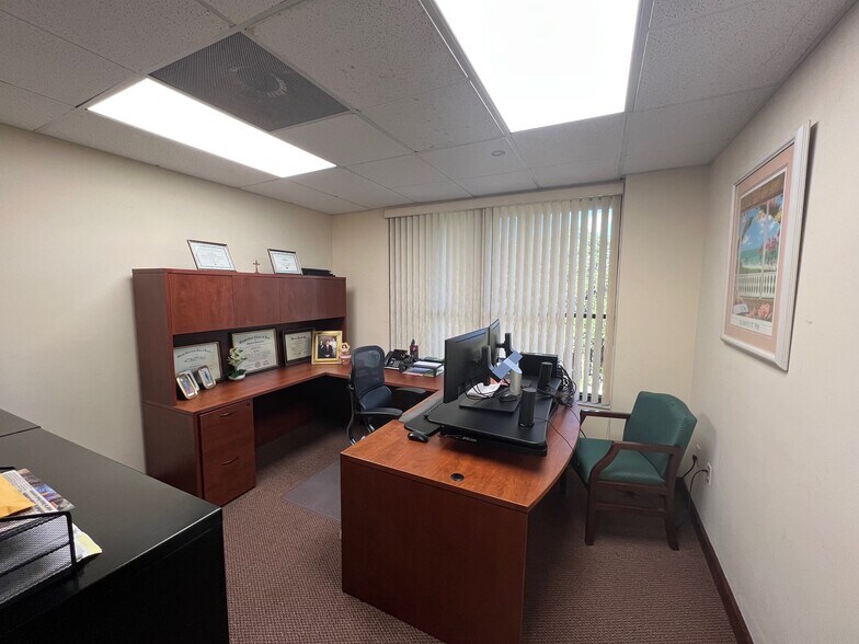 More Photos Of 11211 Prosperity Farms Rd, Palm Beach Gardens Medical For Sale