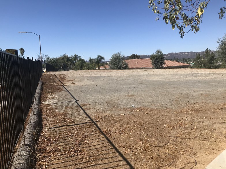 More Photos Of 2458 Auto Park Way, Escondido Land For Lease