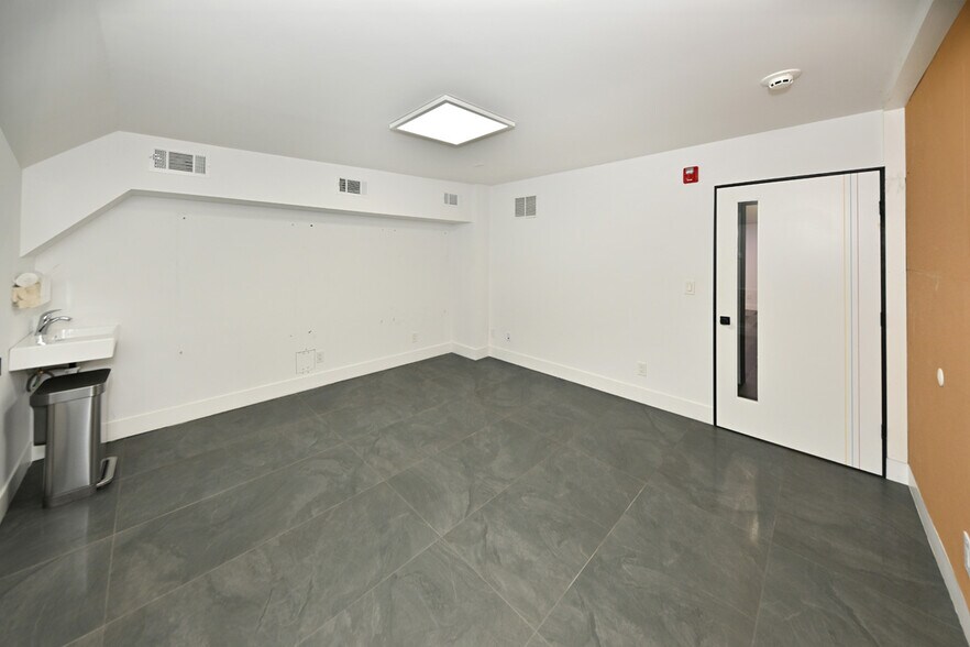 More Photos Of 1 S Liberty Dr, Stony Point Storefront For Sale