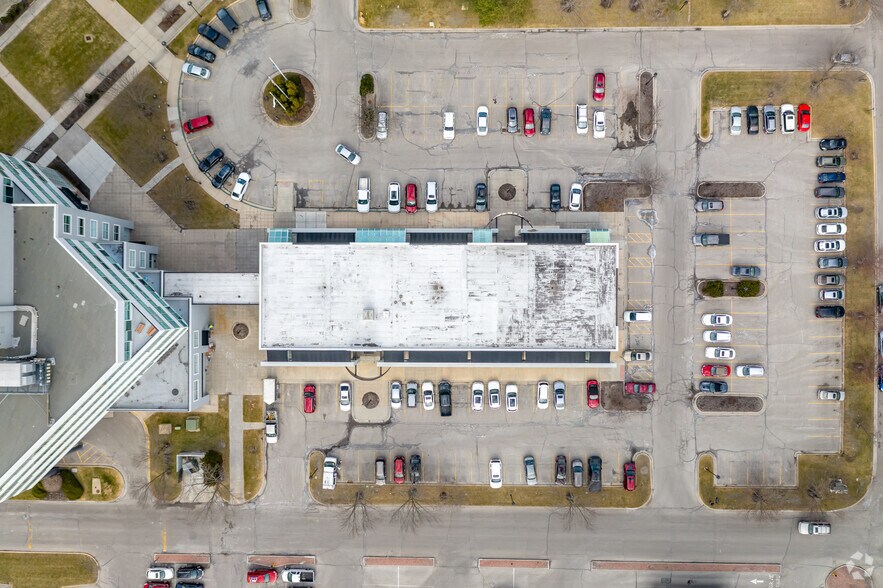 More Photos Of 7171 W 95th St, Overland Park Unknown For Lease