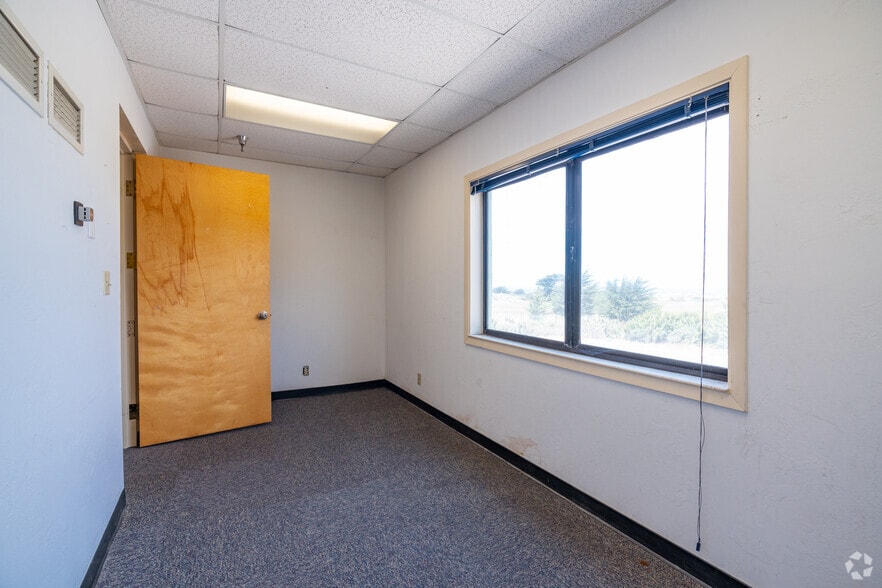 More Photos Of 1352 Lighthouse Ave, Pacific Grove Office For Lease