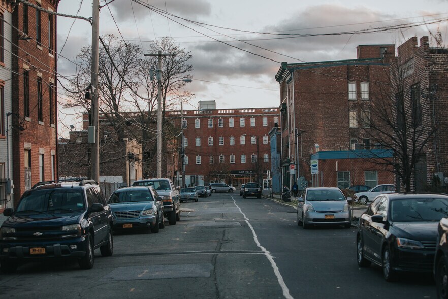 Primary Photo Of 32 Chambers St, Newburgh Light Manufacturing For Sale