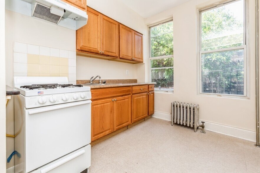 More Photos Of 4132 53rd St, Woodside Apartments For Sale