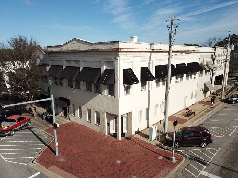 More Photos Of 800 3rd Ave, West Point Office For Sale