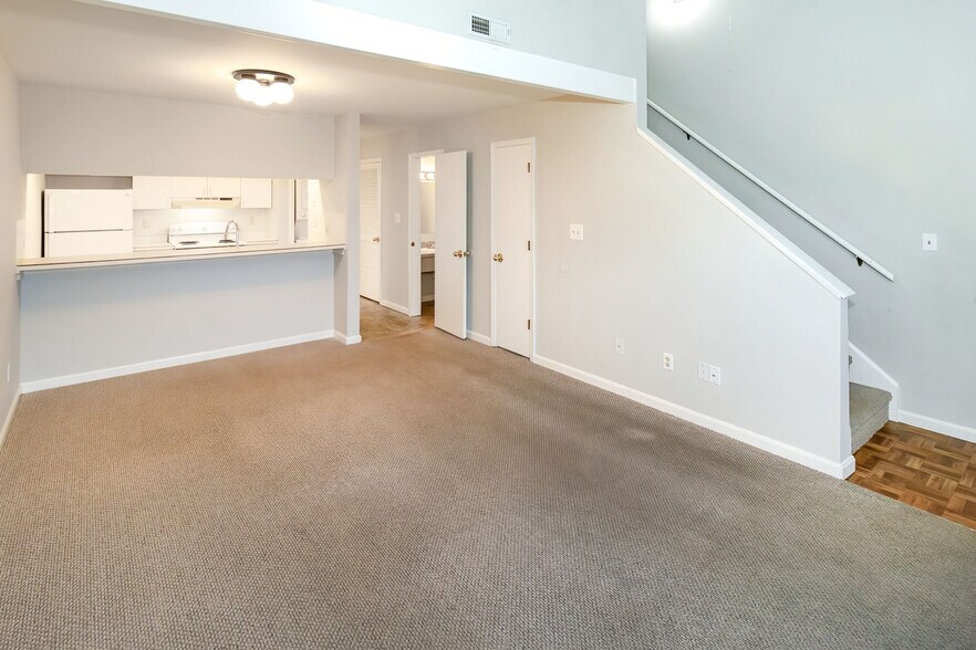 More Photos Of 1410 N Weinbach Ave, Evansville Apartments For Sale