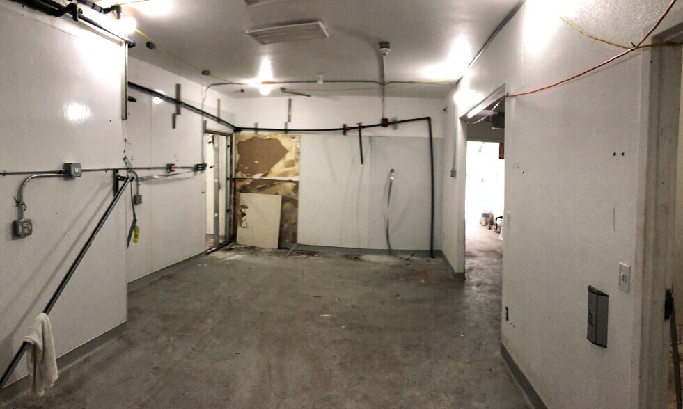 More Photos Of 556 W Grand Ave, Oakland Land For Sale