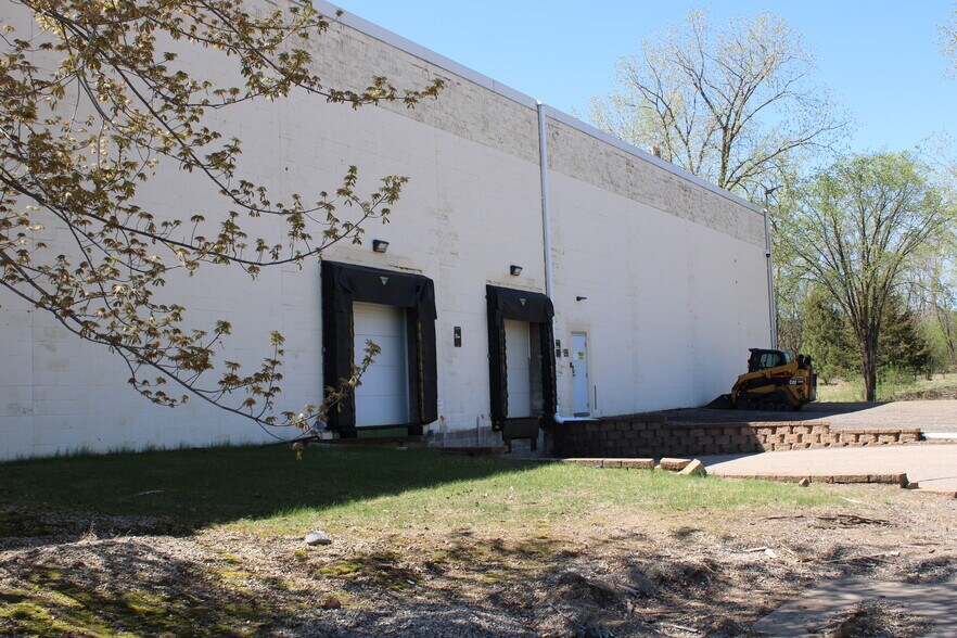 More Photos Of 1777 Oakdale Ave, West Saint Paul Manufacturing For Lease