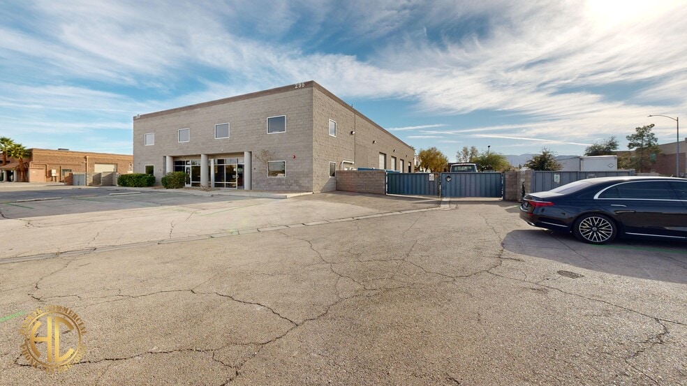 More Photos Of 295 Sunpac Ave, Henderson Warehouse For Sale
