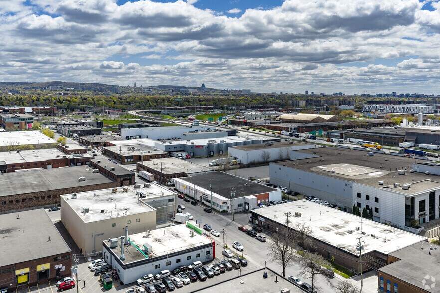 More Photos Of 9200 Rue Charles-de-LaTour, Montréal Warehouse For Lease
